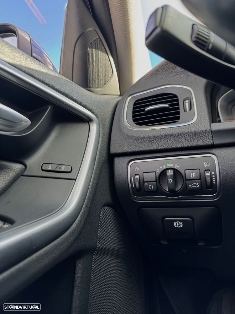 Volvo V60 2.0 D2 Kinetic - 10