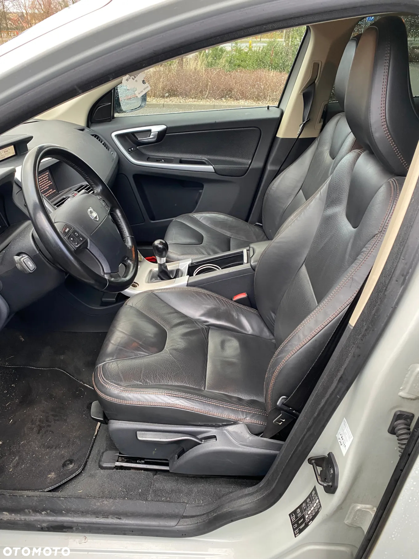 Volvo XC 60 D5 AWD - 11