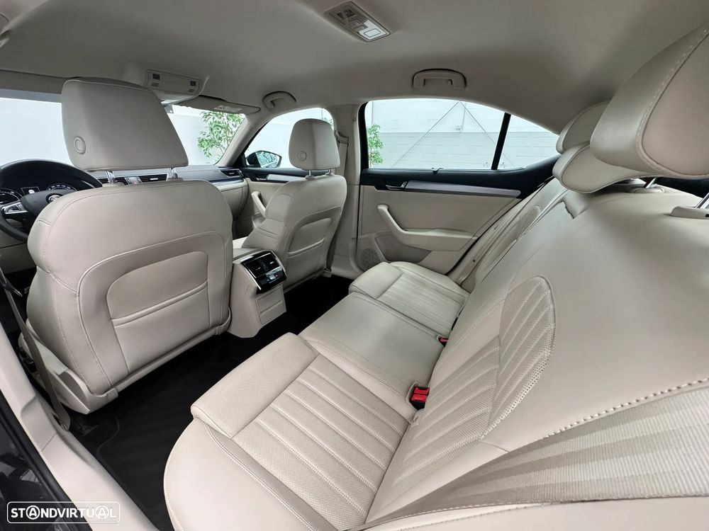 Skoda Superb 2.0 TDI Laurin&Klement DSG - 32