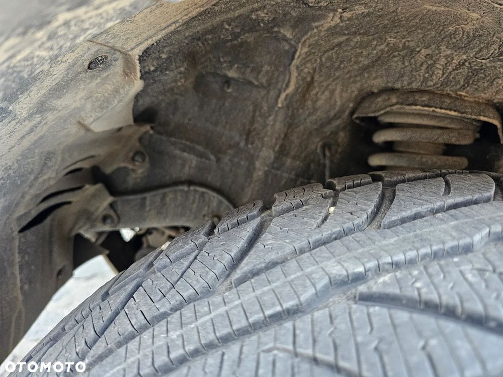 Mitsubishi Pajero - 30