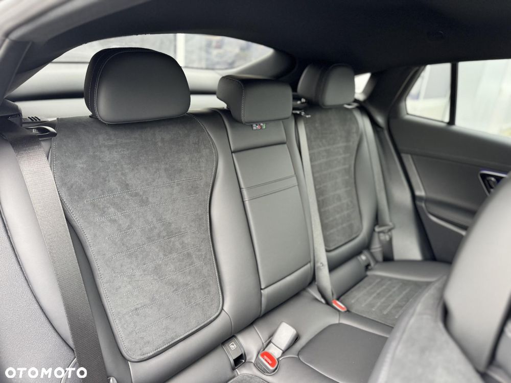 Mercedes-Benz GLC 300 de PHEV 4-Matic AMG Line - 12