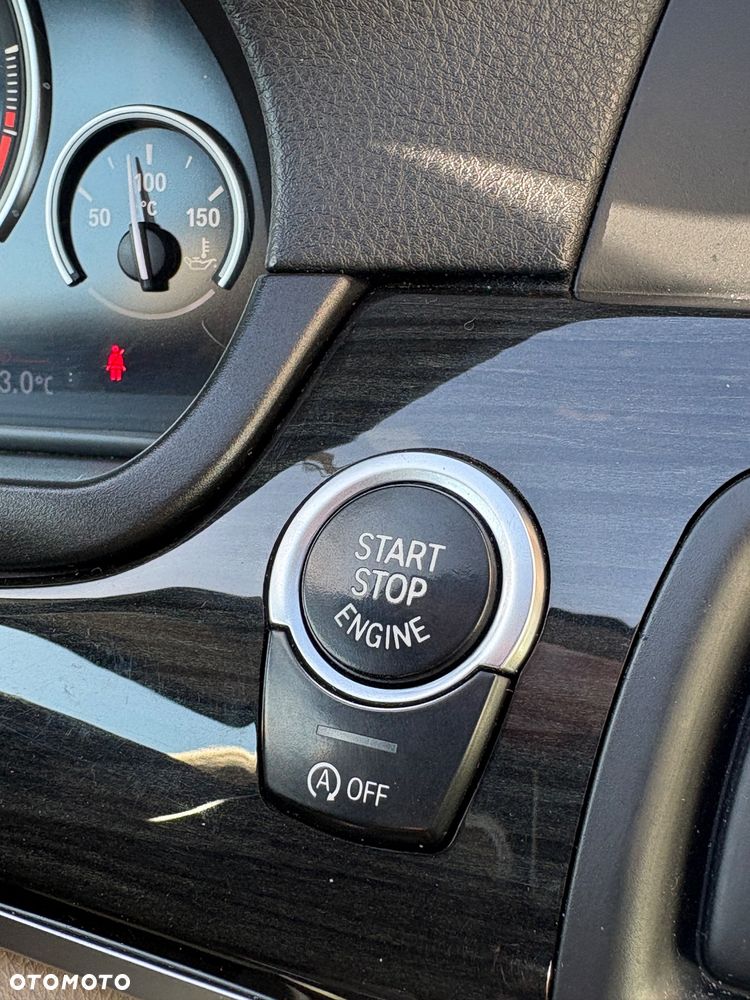 BMW Seria 5 525d - 28