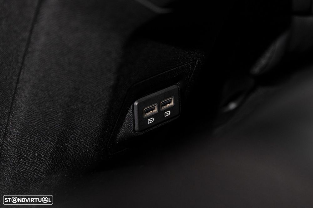 Peugeot 3008 1.6 Hybrid GT e-EAT8 - 29