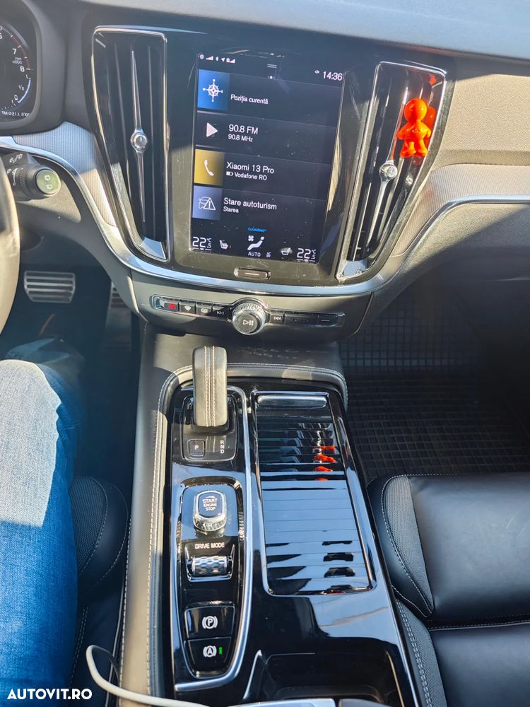 Volvo V60 Recharge T6 AWD AT Core - 12