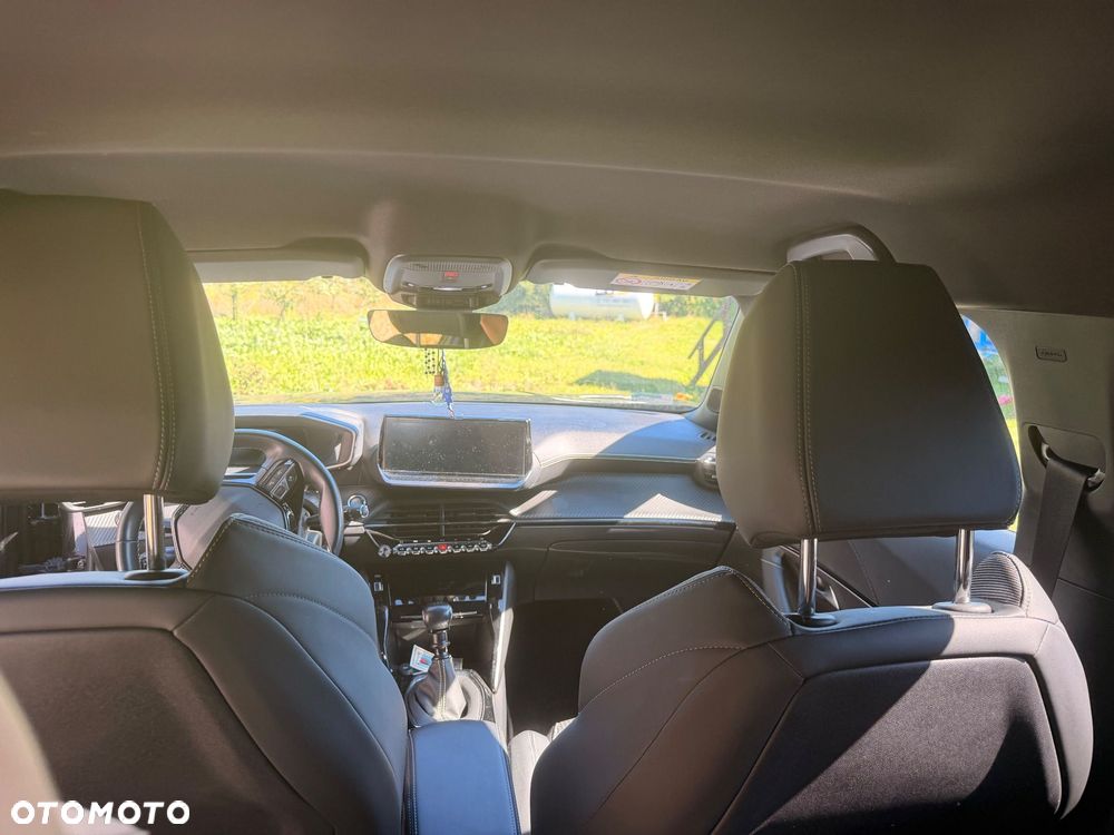 Peugeot 2008 - 8