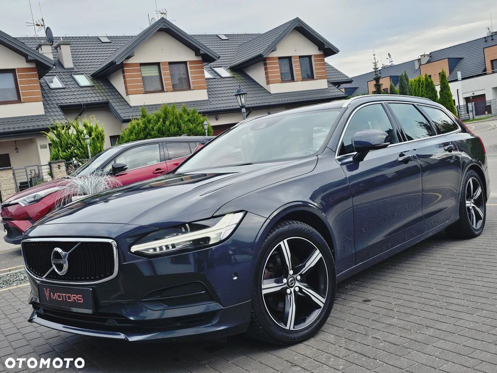 Volvo V90 D3 Momentum Pro - 1
