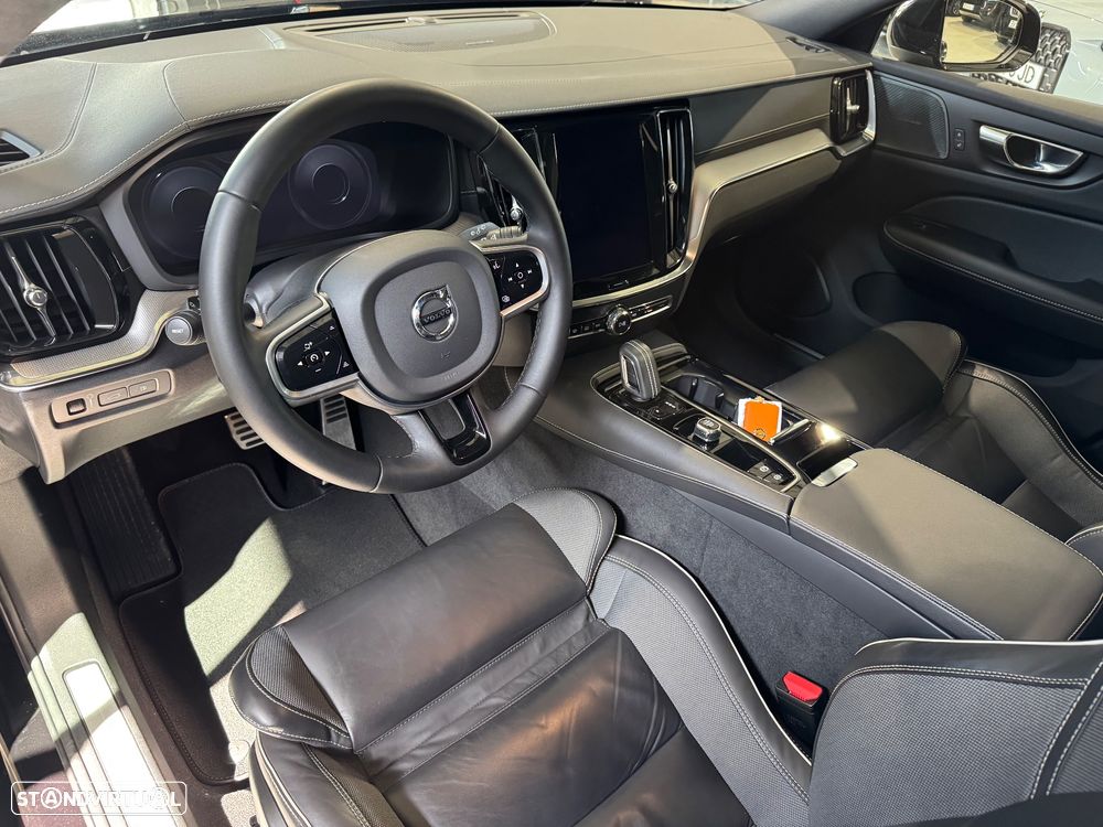 Volvo V60 2.0 T6 AWD TE R-Design - 32