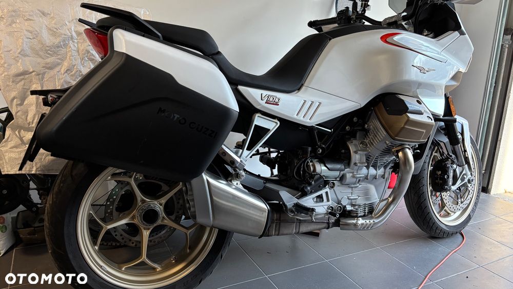 Moto Guzzi V100 Mandello - 13
