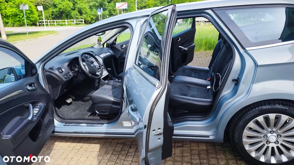 Ford Mondeo 2.3 Titanium - 40