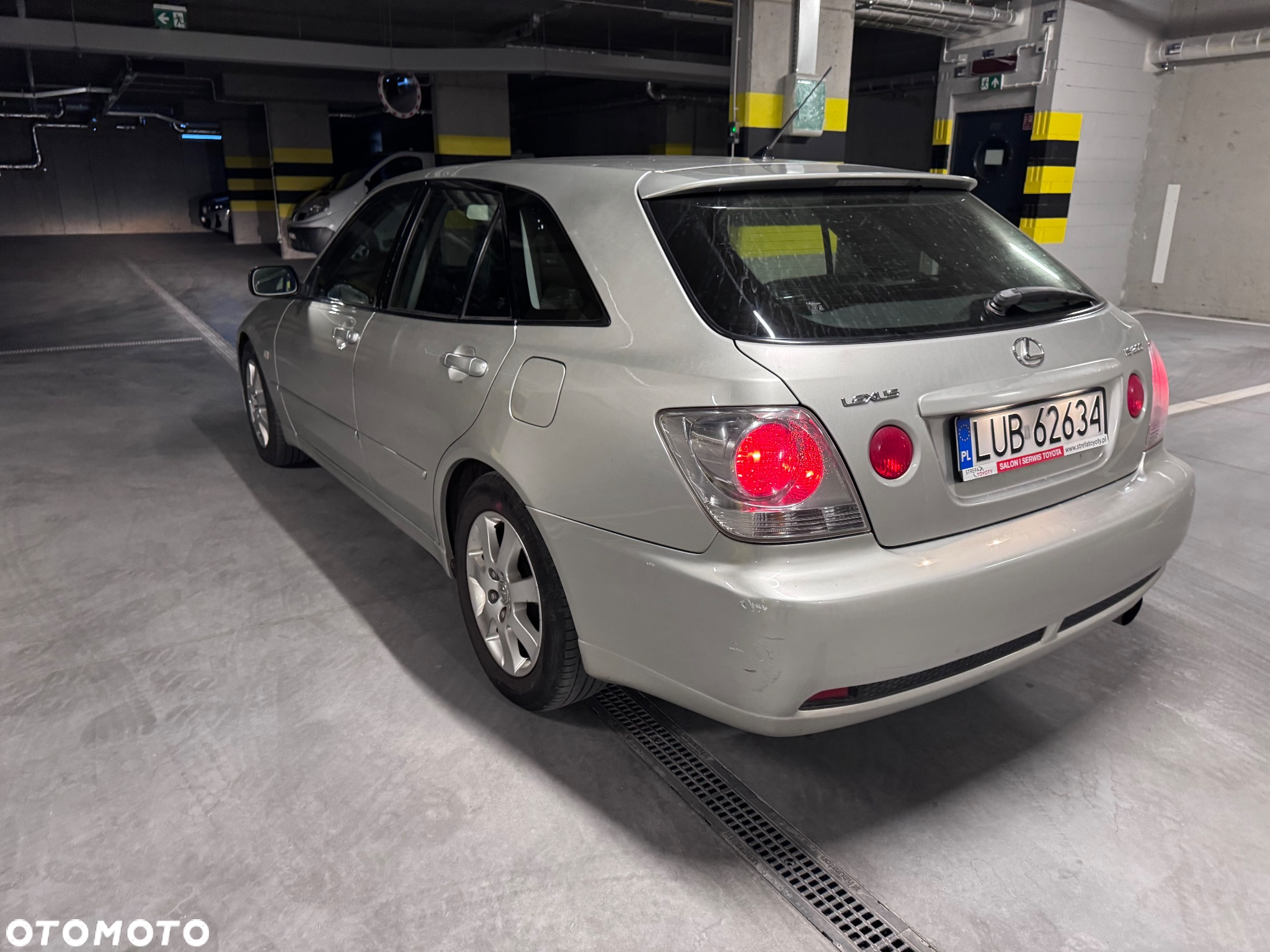 Lexus IS 200 SportCross - 27