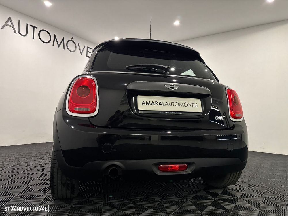 MINI 3 Portas One - 17