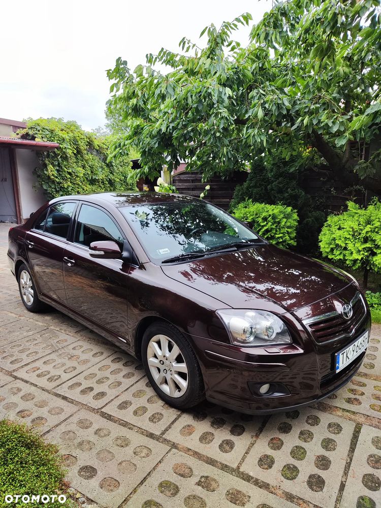 Toyota Avensis 2.2 D-4D Premium - 1