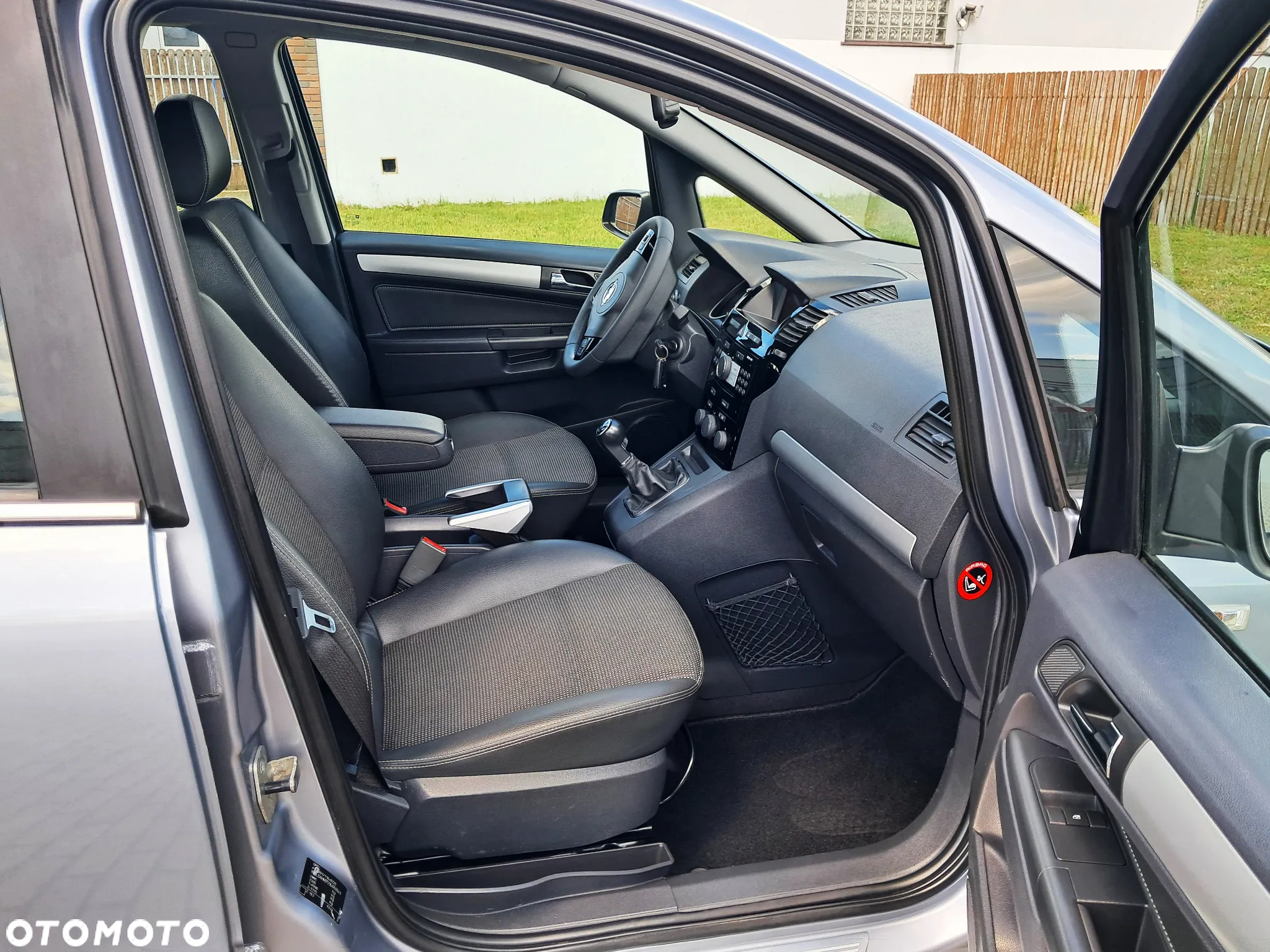 Opel Zafira 1.8 Cosmo - 8