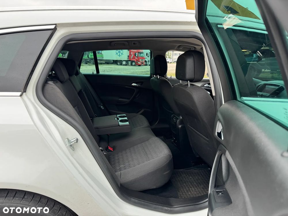 Opel Insignia 2.0 CDTI Sports Tourer Design Edition - 30