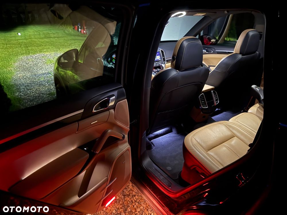 Porsche Cayenne - 23