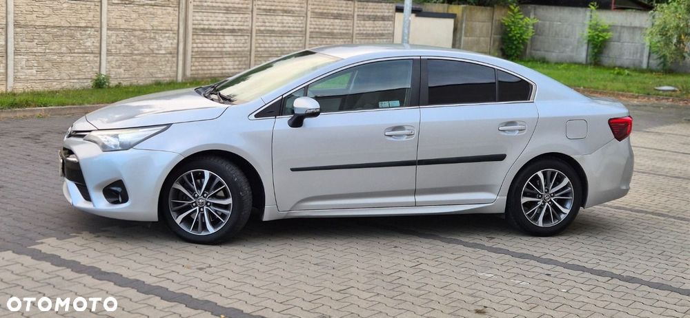 Toyota Avensis 2.0 D-4D Prestige - 32