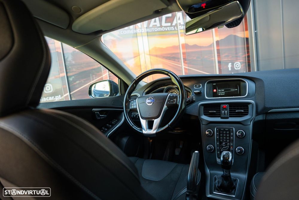 Volvo V40 D2 Momentum - 16