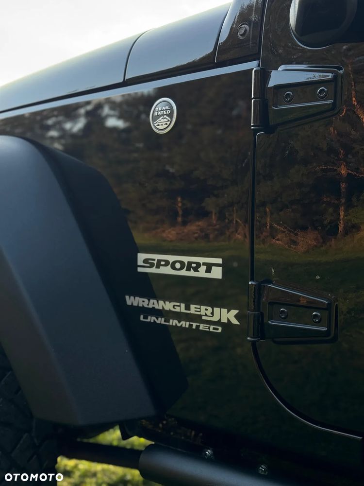 Jeep Wrangler - 12