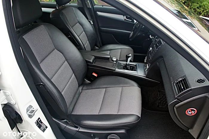 Mercedes-Benz Klasa C 180 BlueEFFICIENCY Avantgarde - 17