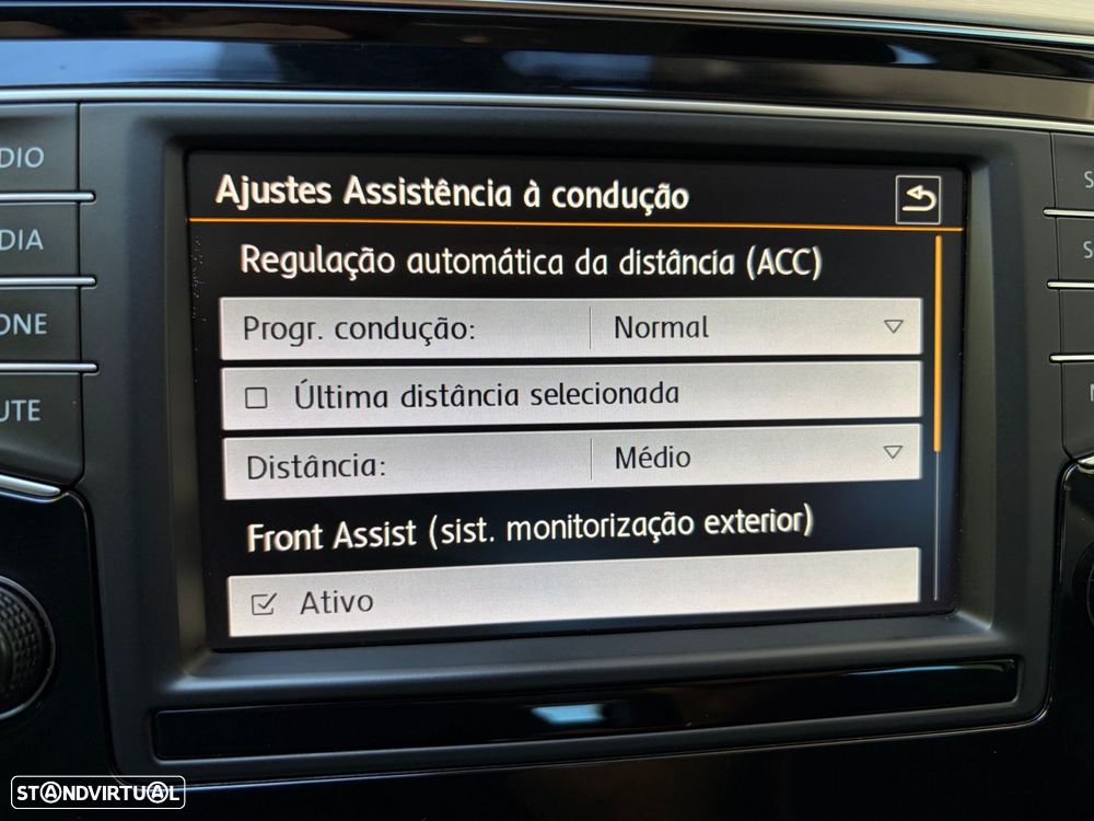 VW Passat Variant 2.0 TDI Highline DSG - 36