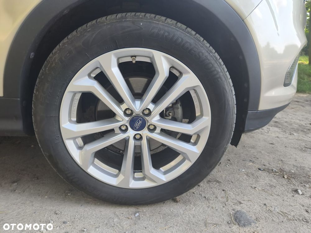 Ford Kuga - 17