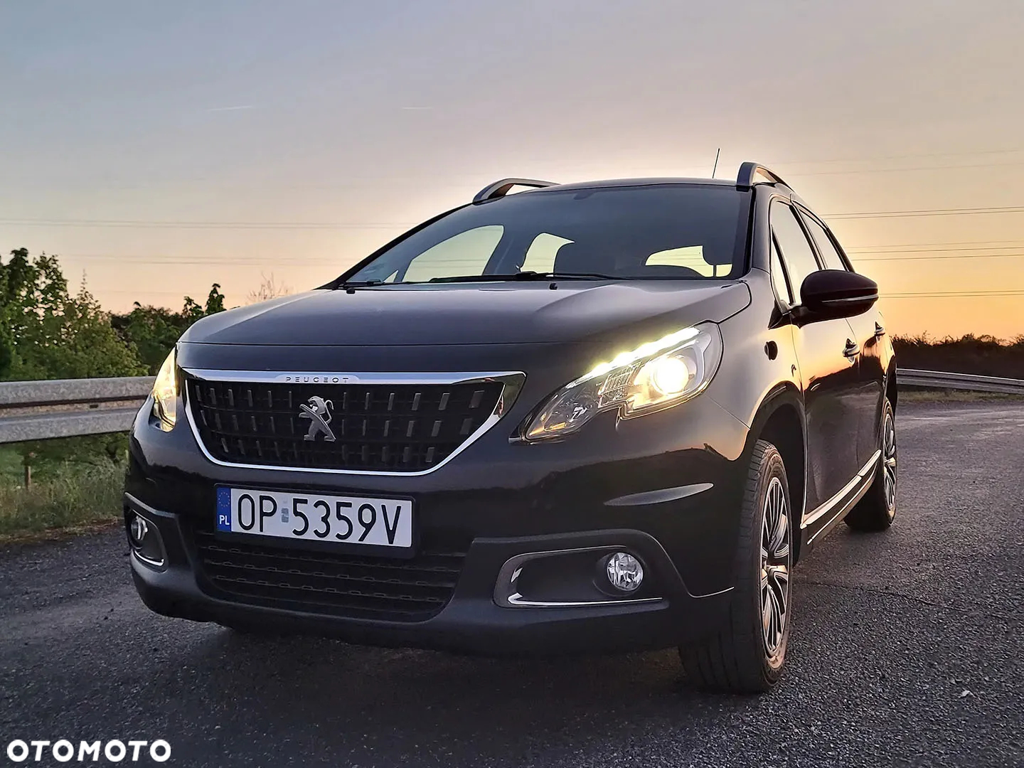 Peugeot 2008 1.2 Pure Tech Active - 12