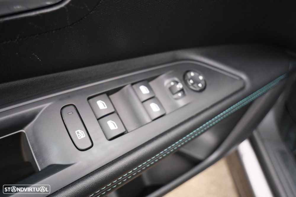 Peugeot 3008 1.2 PureTech Allure Pack EAT8 - 32