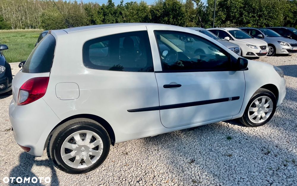 Renault Clio 1.2 16V Authentique - 22