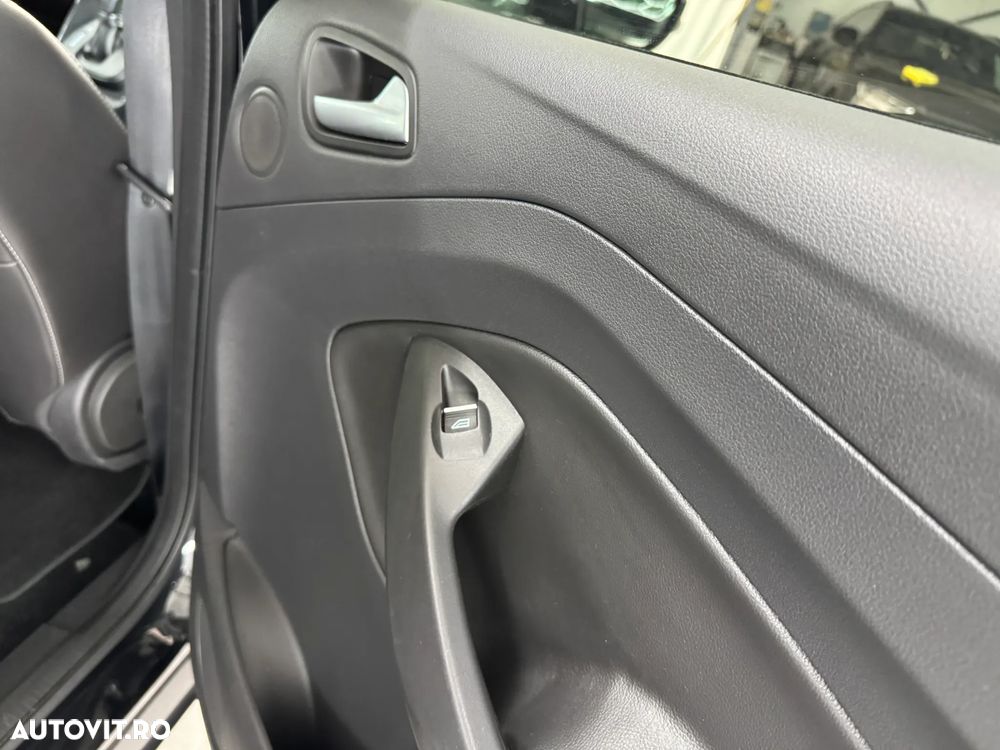 Ford Kuga 2.0 TDCi 4WD Powershift Titanium - 19