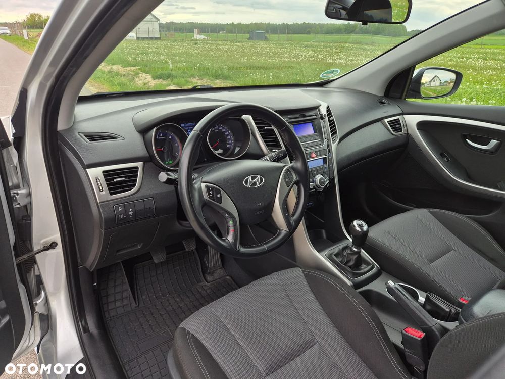 Hyundai i30 1.6 CRDi Premium - 10