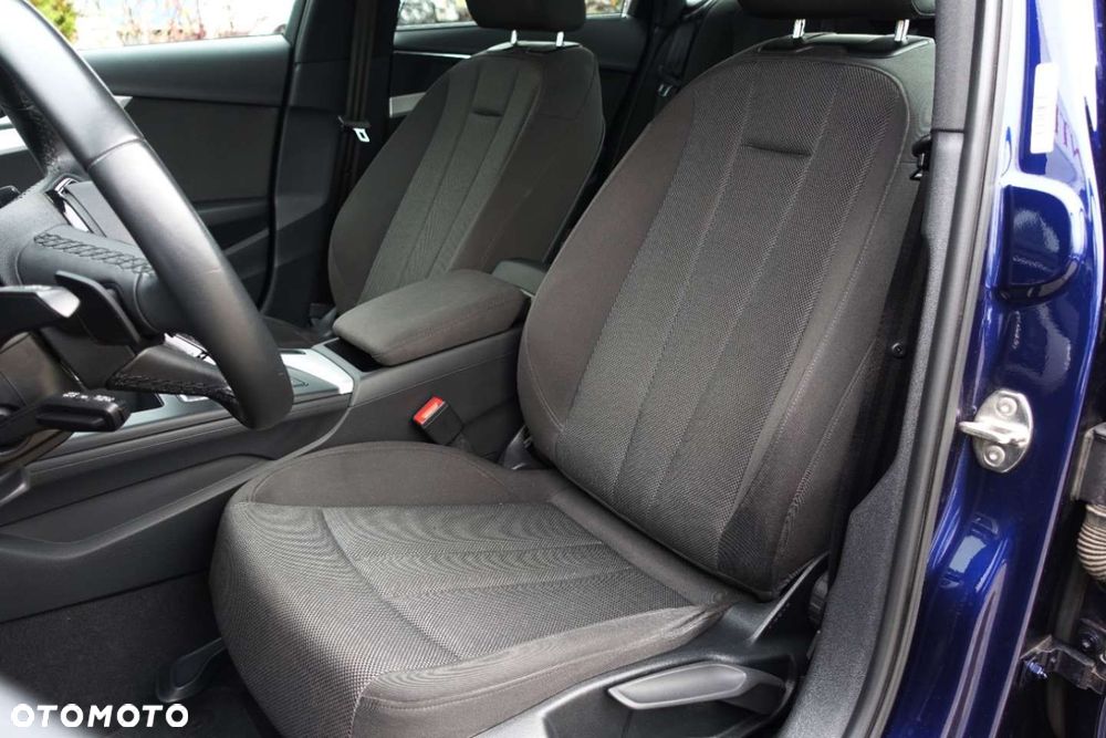 Audi A4 Limousine - 13