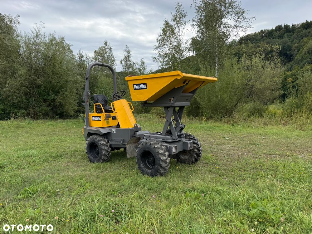 Thwaites Wozidło  Budowlane Rolnicze 4x4. Ładowność 1,5 tony. Obrót+Wysokie podnoszenie+KIPER Wysoki! Sprowadzone z Norweskiej szkółki roślinnej. Maszyna w bardzo ładnym stanie. Bez luzów i wycieków. Silnik Yanmar 3cyl. Potężna moc a maszyna bardzo mała i zwinna.  3 prędkośći jazdy. Oświetlenie rozbudowane LED. Wielka Okazja! Opony jak Nowe!  Górny wysyp i obrót! Tanio Polecam!