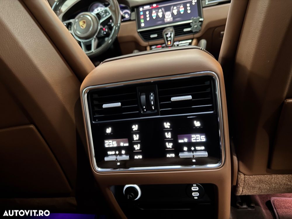 Porsche Cayenne - 17