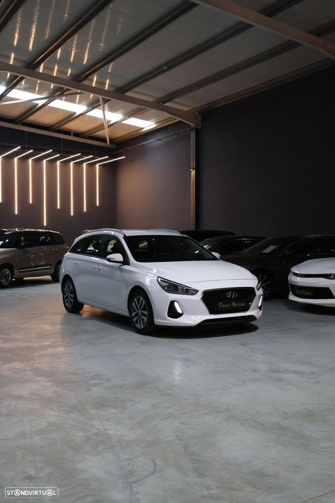 Hyundai i30 SW 1.6 CRDi Comfort+Navi - 9