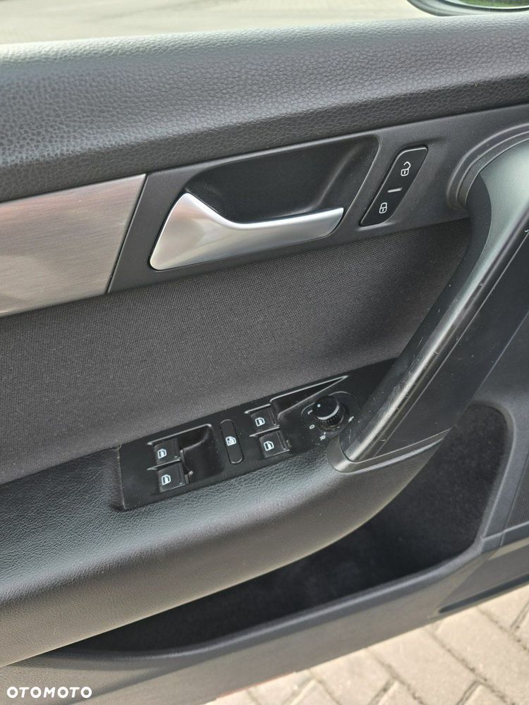 Volkswagen Passat - 18