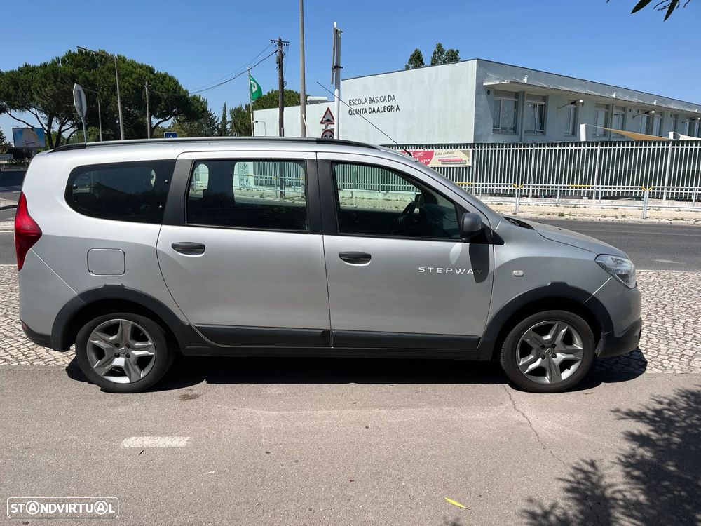 Dacia Lodgy 1.2 TCe Confort 7L - 4