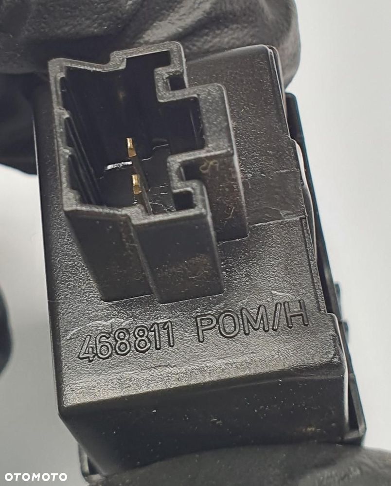 PRZYCISK REGULACJI ŚWIATEŁ OŚWIETLENIA MITSUBISHI SPACE STAR MR114072 - 4