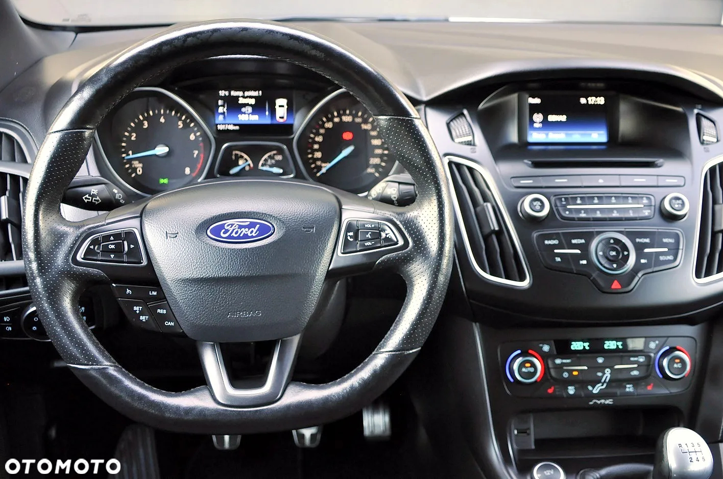 Ford Focus 1.0 EcoBoost ST-Line Style - 13