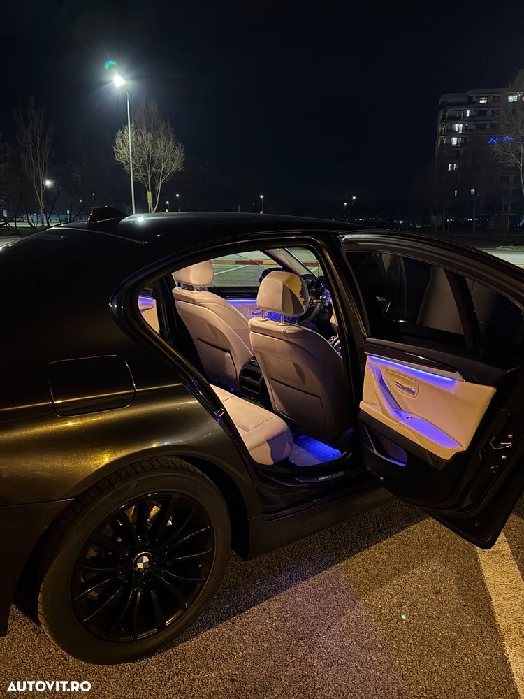 BMW Seria 5 525d xDrive AT - 6