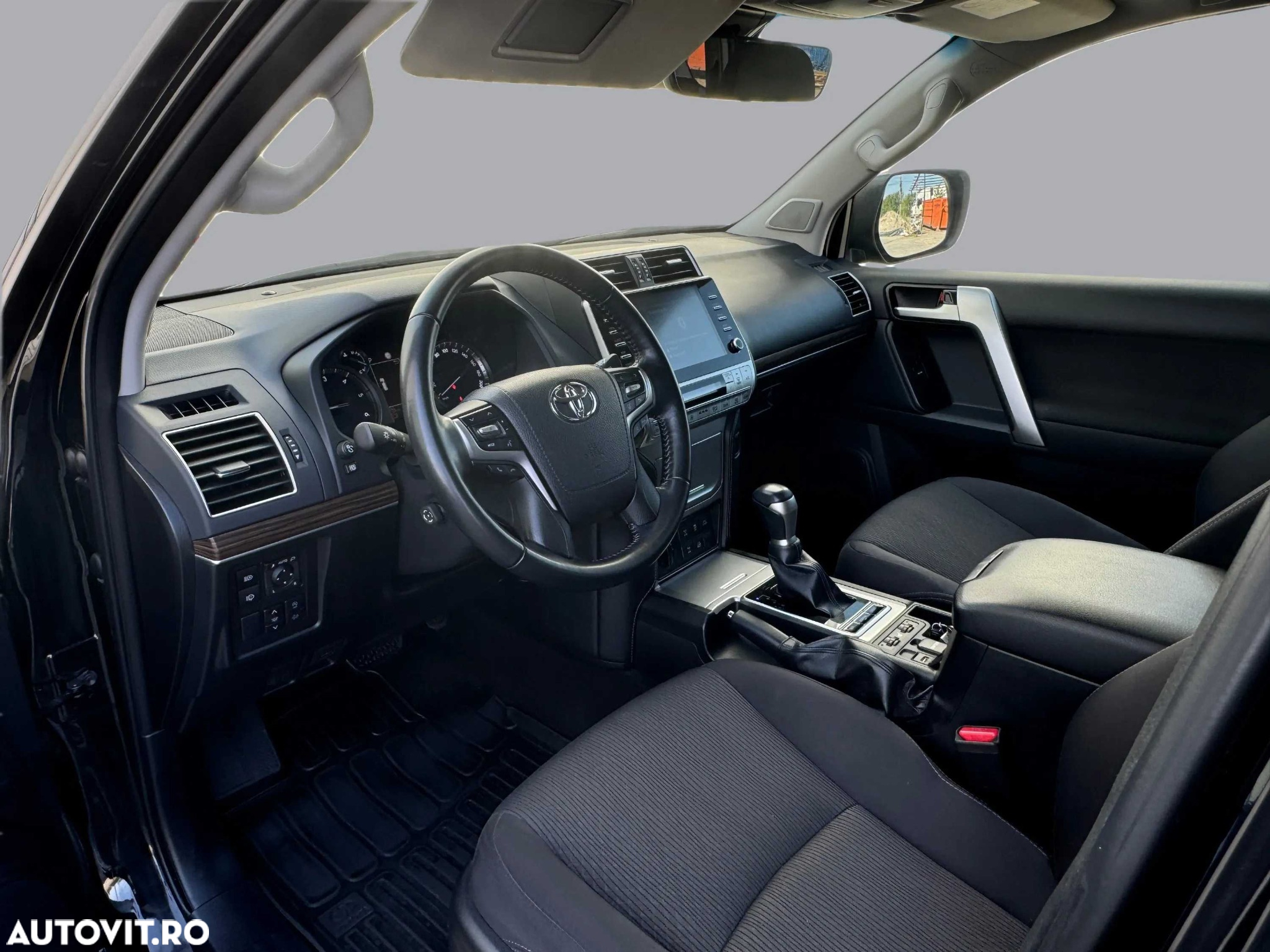 Toyota Land Cruiser 2.8l D-4D 204 CP A/T 7 locuri Executive - 8