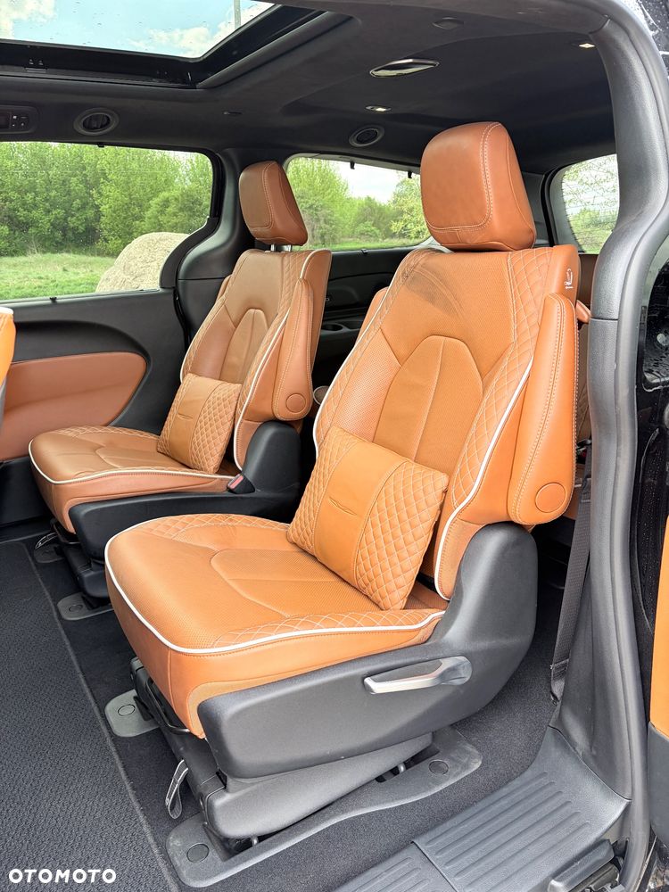 Chrysler Pacifica - 13