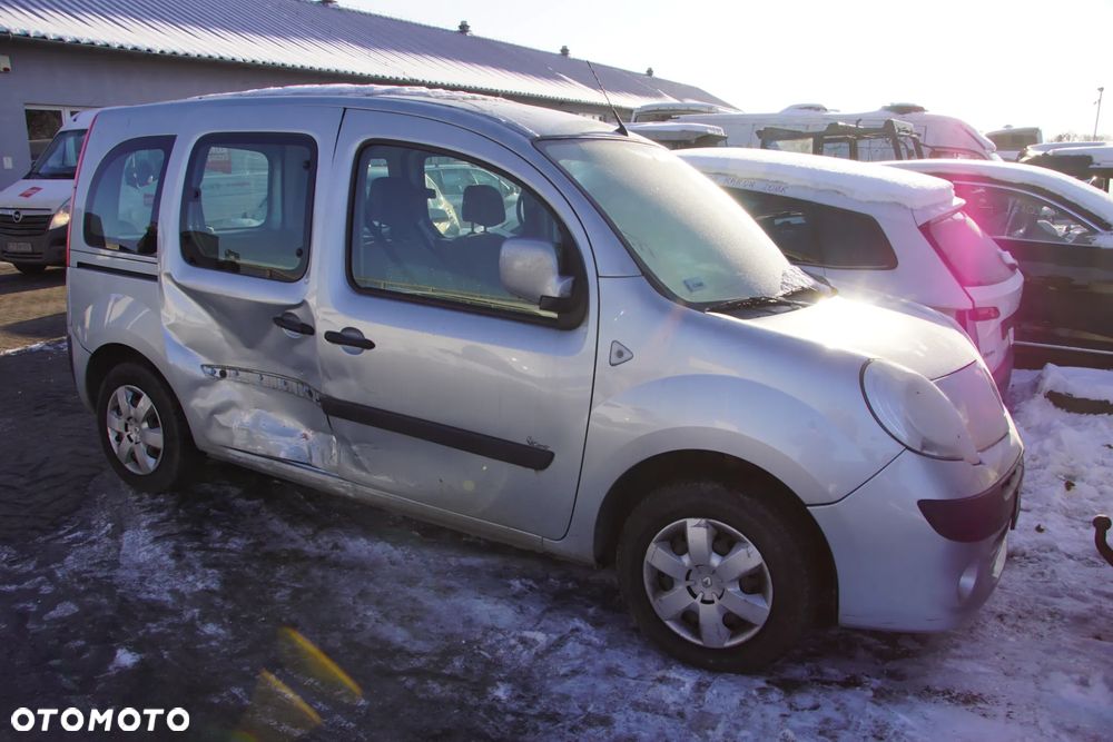 Auto na części - Renault Kangoo II 1.6 87 KM K7M TEB64 2009R Silnik Skrzynia Drzwi Maska Błotnik Lampa Klapa Zderzak Klamka Lusterko Deska Kokpit Sterownik Moduł Czujnik Licznik Wyświetlacz Panel Kierownica - 2