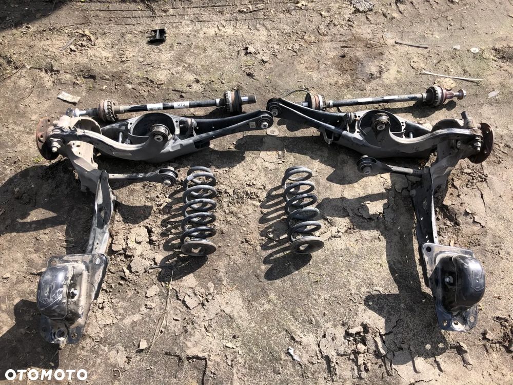 ZWROTNICA WAHACZ  TYŁ  AUDI A3 RSQ3 RS3 8Y 21-24r   gwa!!! - 1