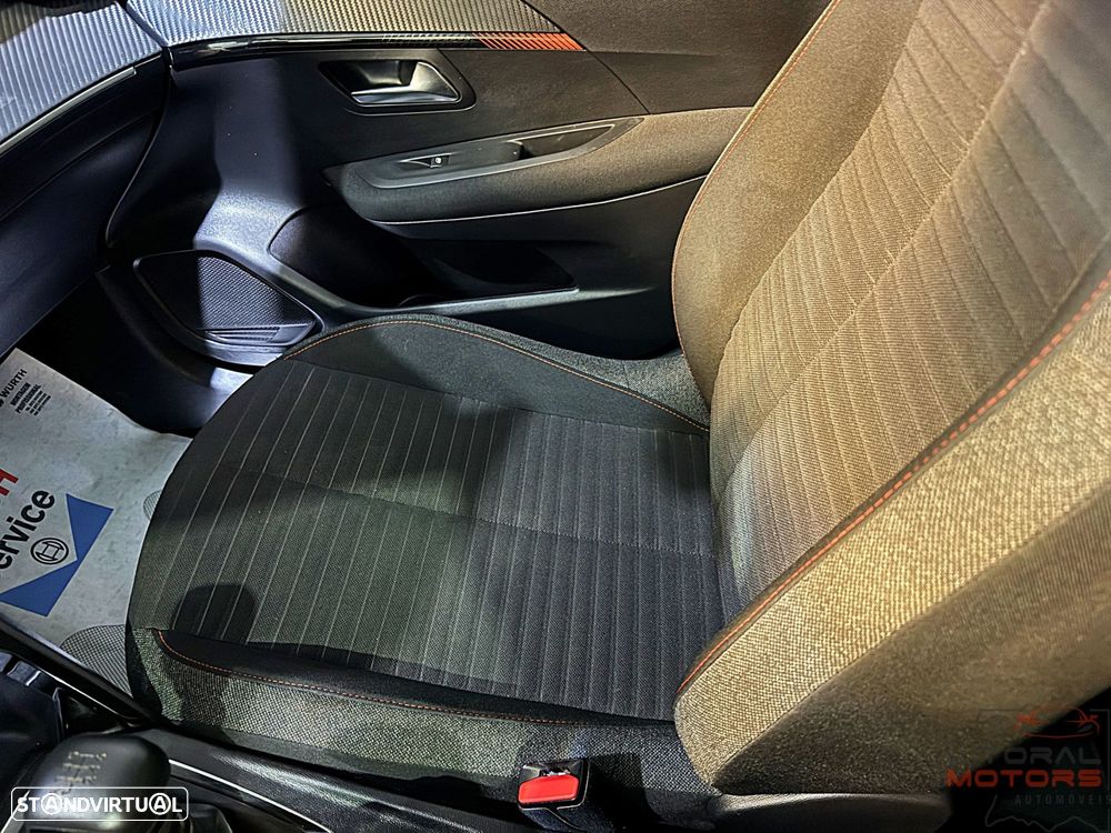Peugeot 208 1.2 PureTech SE Style - 20