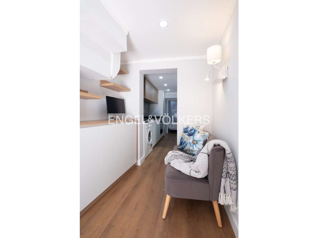 T1 totalmente remodelado em Belém - Grande imagem: 2/24