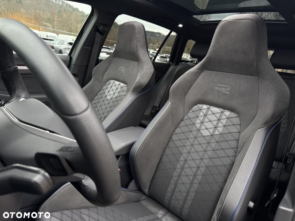Volkswagen Golf - 15