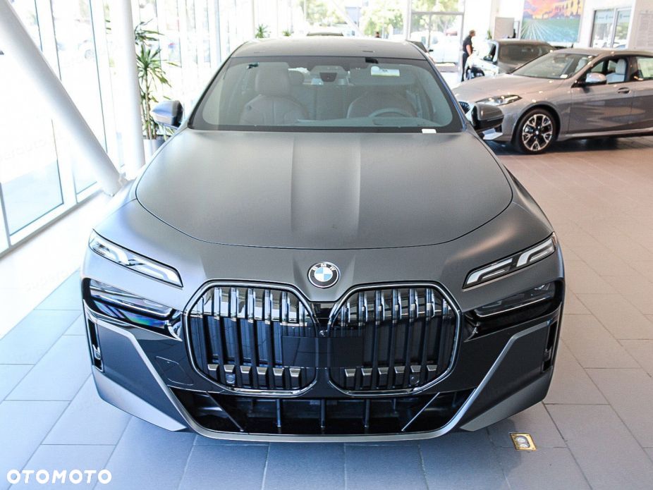 BMW Seria 7 740d xDrive mHEV M Sport sport - 7