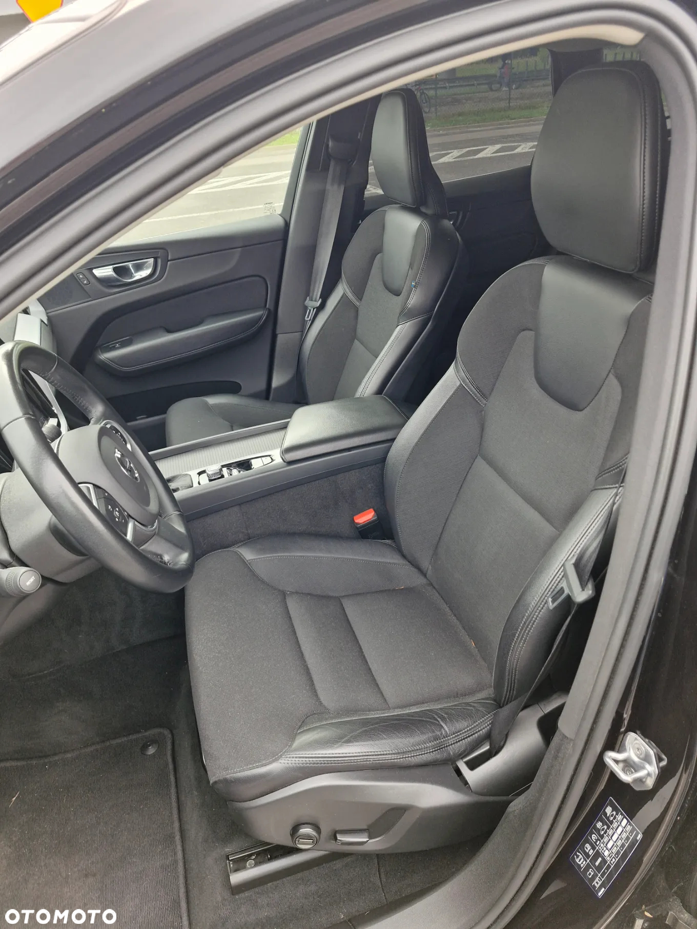 Volvo XC 60 D4 Momentum - 10