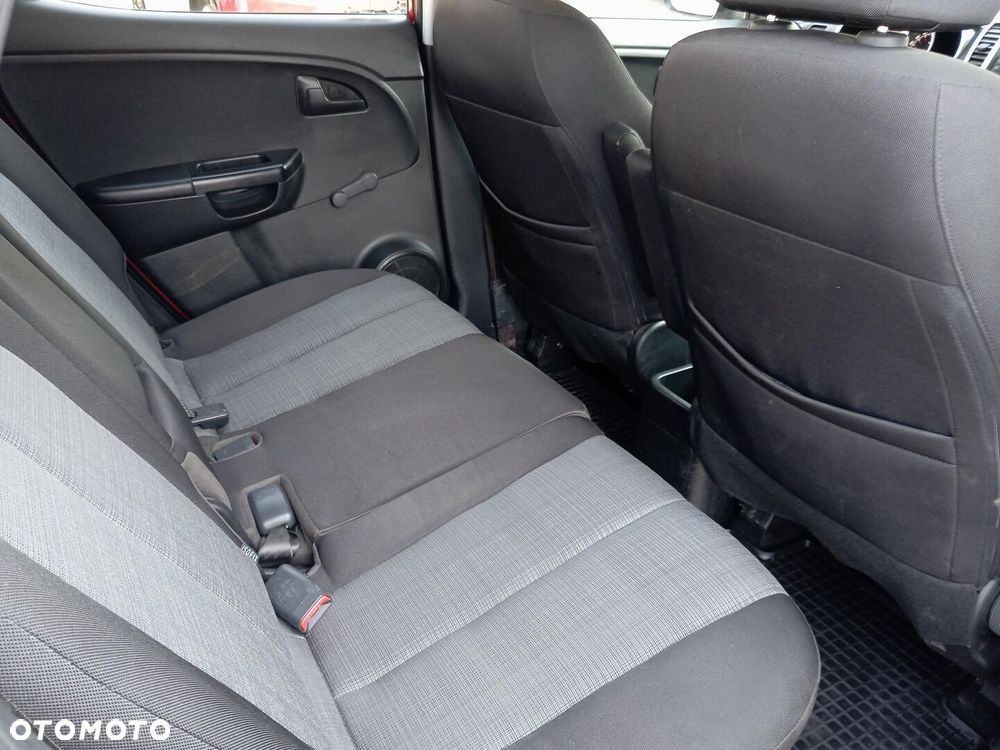 Kia Venga 1.4 S - 13