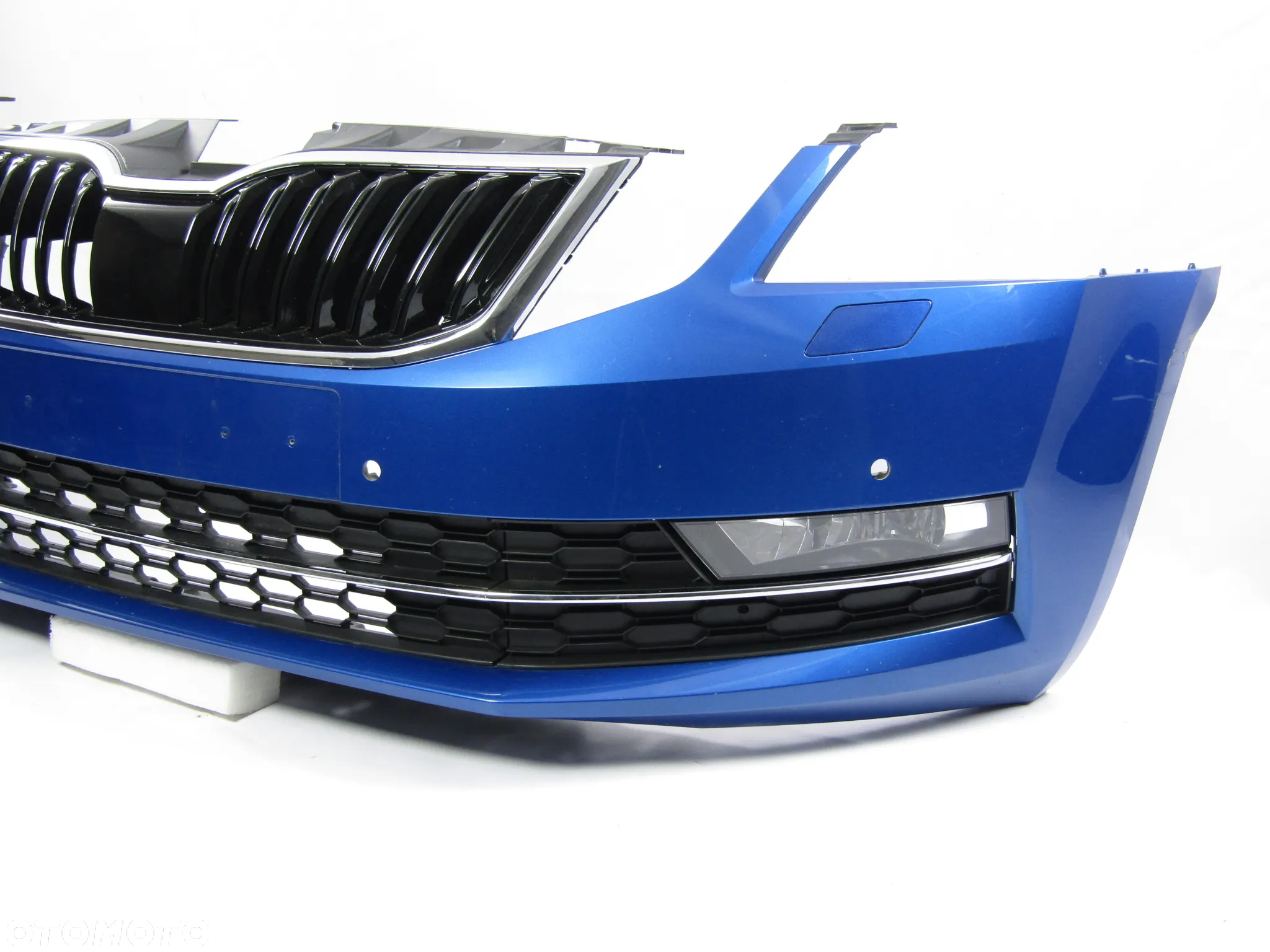 Zderzak przedni Skoda Octavia 3 17 - 20 Sprysk. / Pdc-4 LF5W - 12